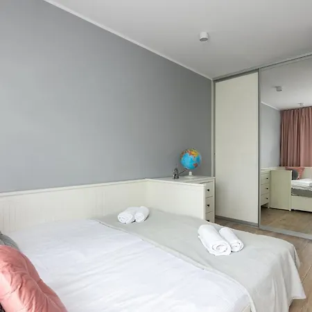 Zlota Jesien By Nearto Pl アパート クラクフ